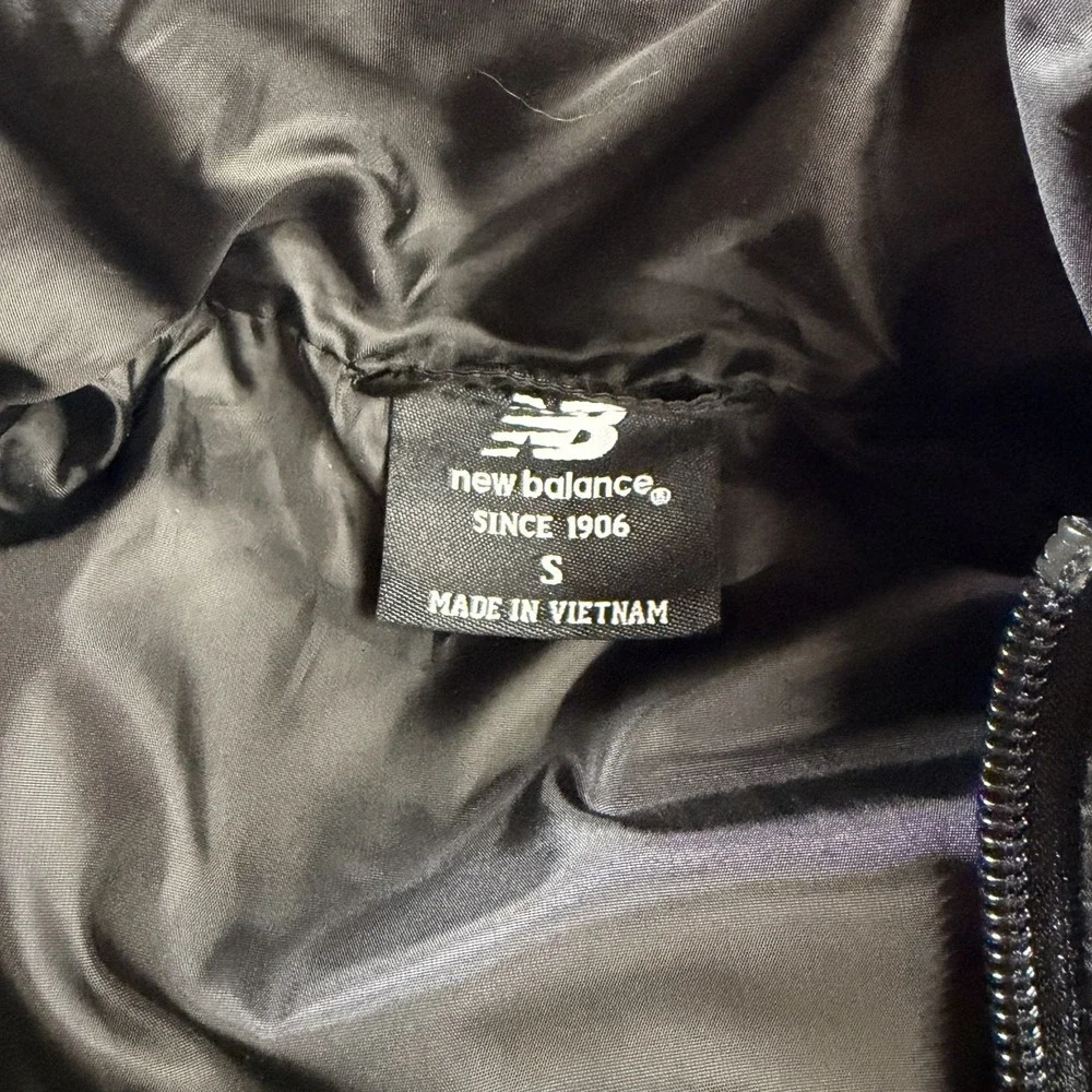 New Balance Puffer Tech Vest Mens Small Black Graphite Quilted Full Zip PO 8727